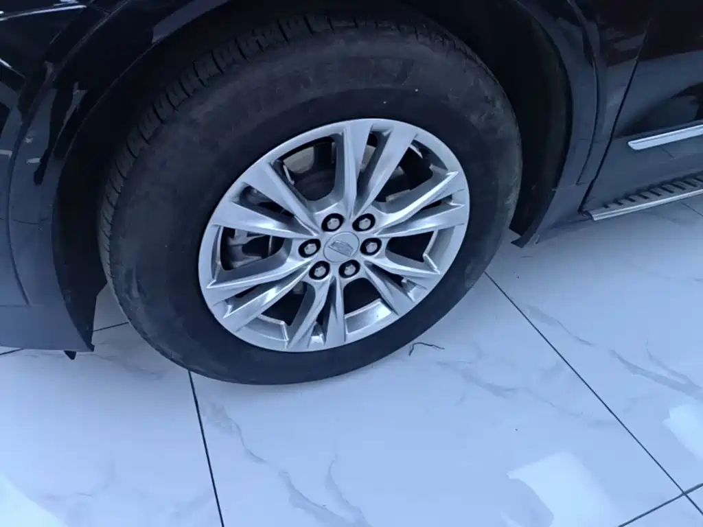 Cadillac XT5 2024 2.0T two-wheel drive fashion model купить на сайте DeffCars