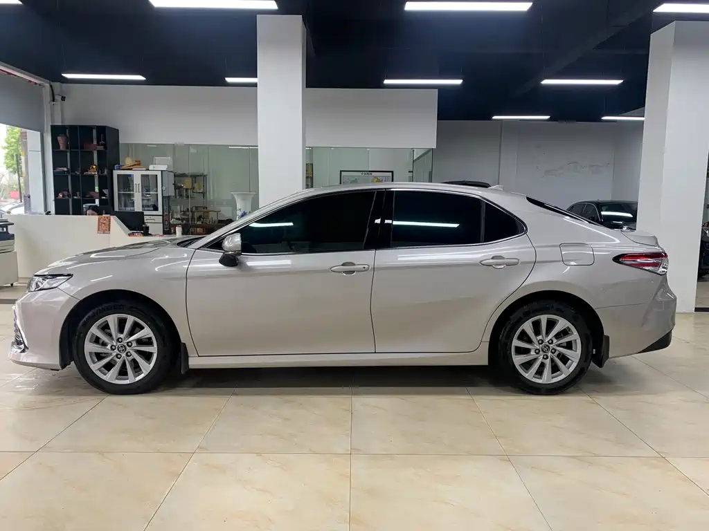 Camry 2023 2.0GVP Leading Edition купить на сайте DeffCars