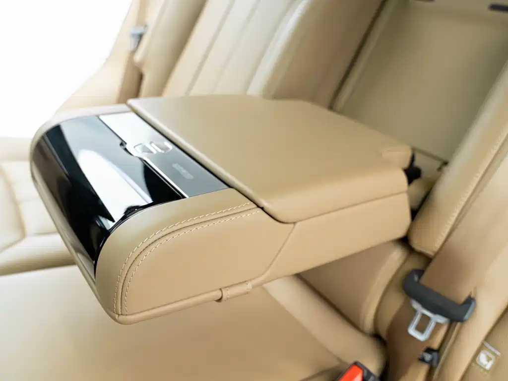 Range Rover 2023 3.0 L6 400PS Genesis Extended Edition купить на сайте DeffCars