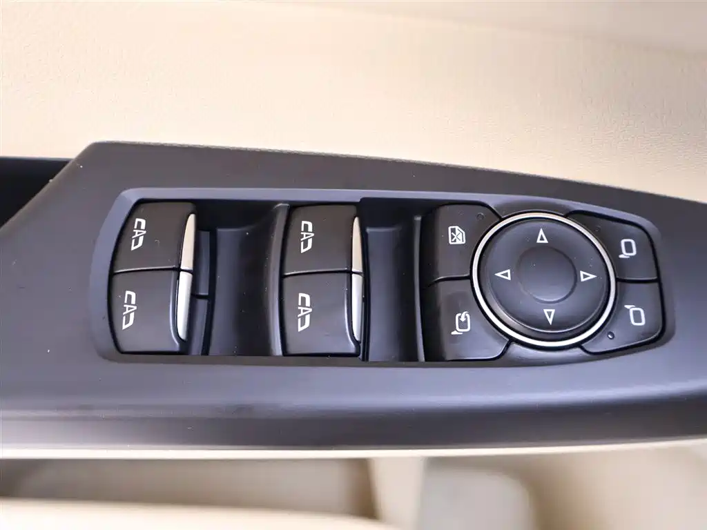 Buick GL8 2023 ES Lu Zun Exclusive Model купить на сайте DeffCars