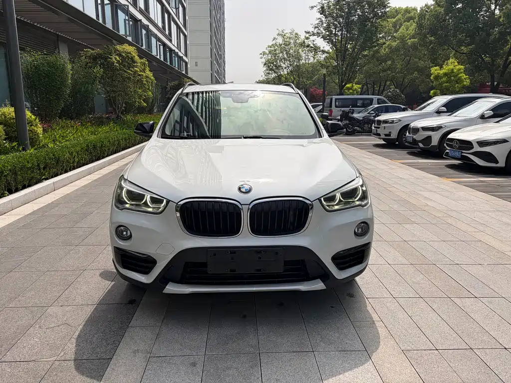 BMW X1 2018 sDrive18Li Exclusive Model купить на сайте DeffCars