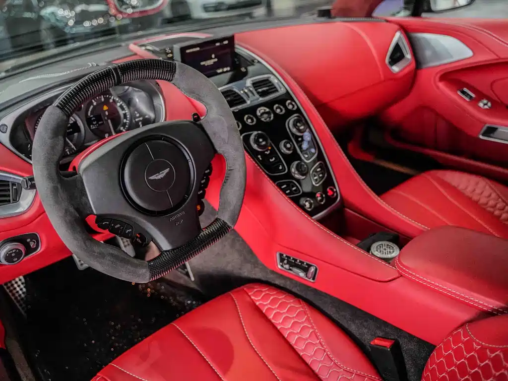 Vanquish 2013 6.0L standard model купить на сайте DeffCars