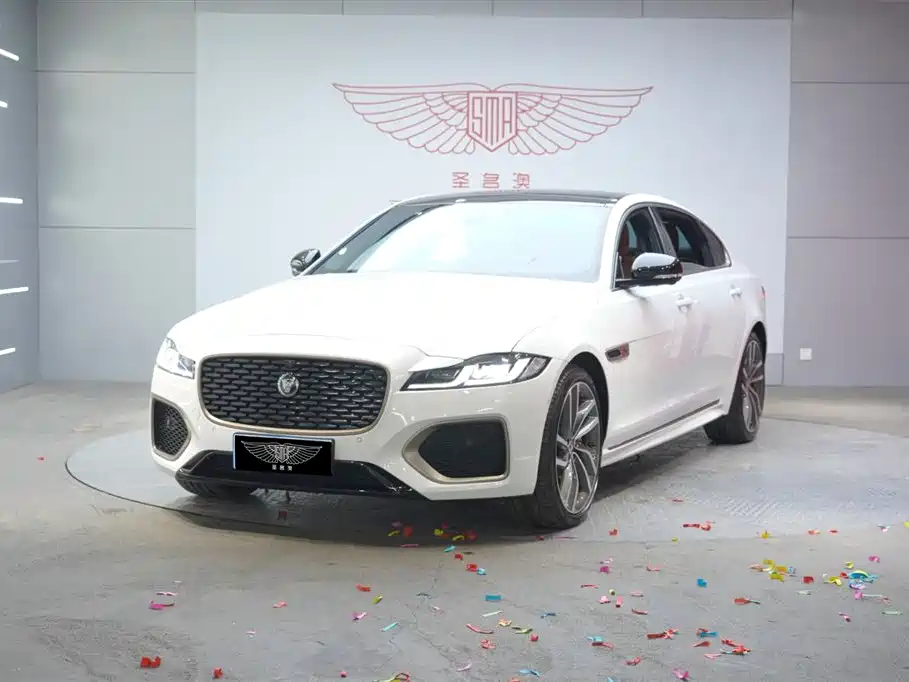 Jaguar XFL 2024 2.0T P300 four-wheel drive flagship sports gold version купить на сайте DeffCars