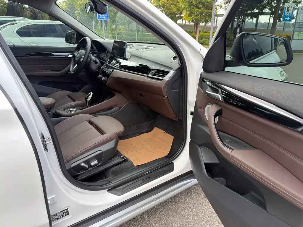 BMW X1 2022 sDrive25Li Leading Model купить на сайте DeffCars