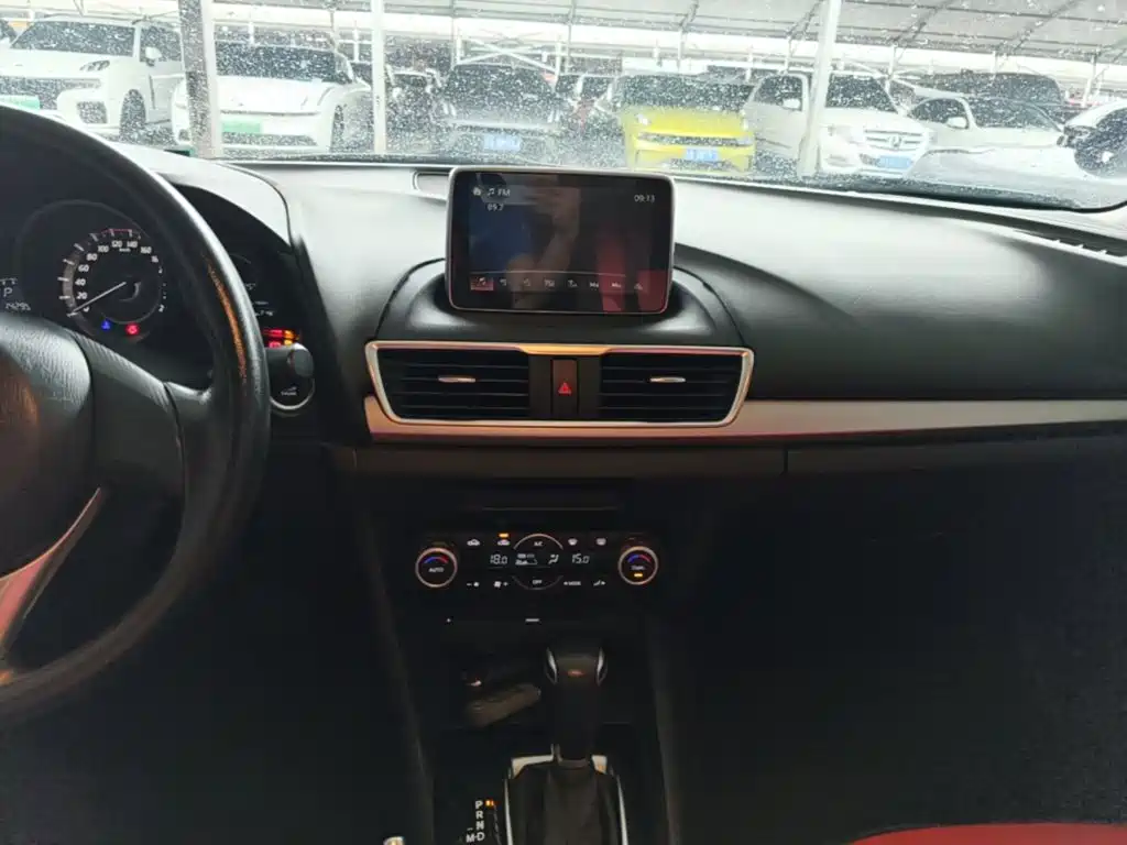 Mazda Axela 2016 sedan 1.5L automatic luxury model купить на сайте DeffCars