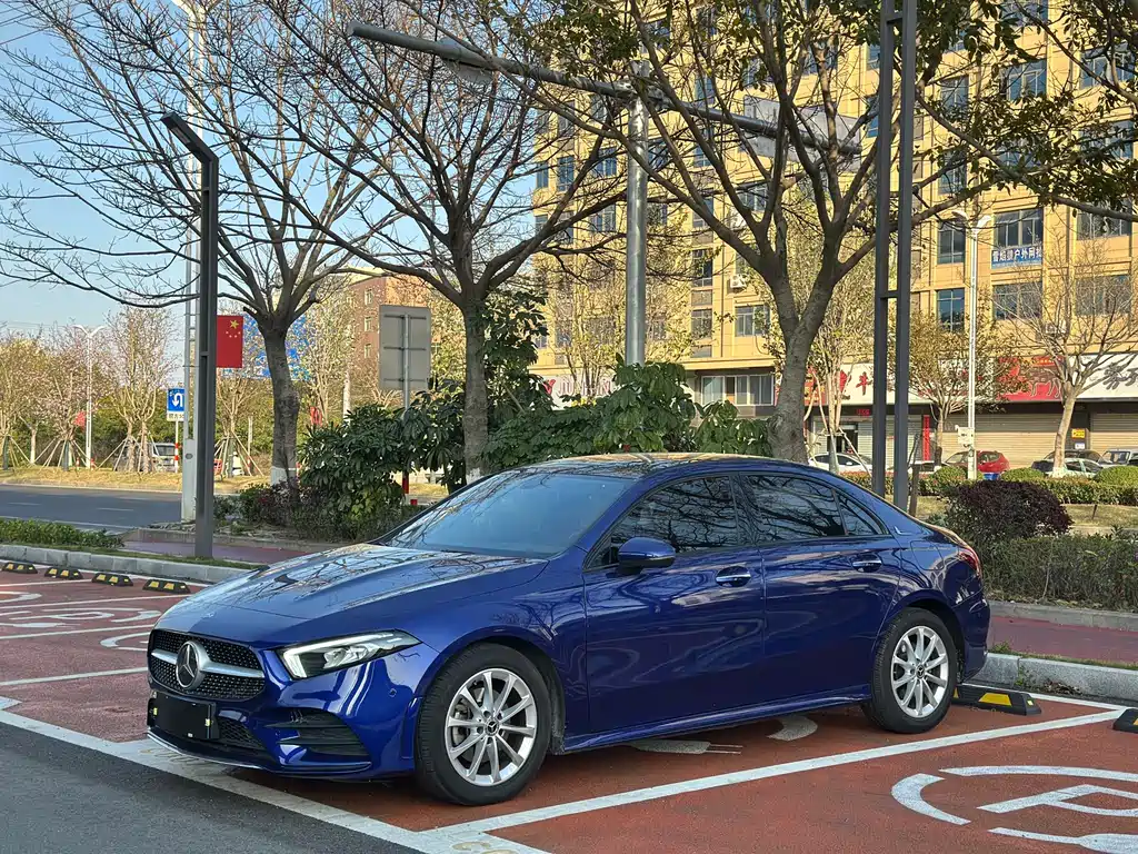 Mercedes-Benz A-Class 2020 Facelift A 200 L Sports Sedan Fashionable купить на сайте DeffCars
