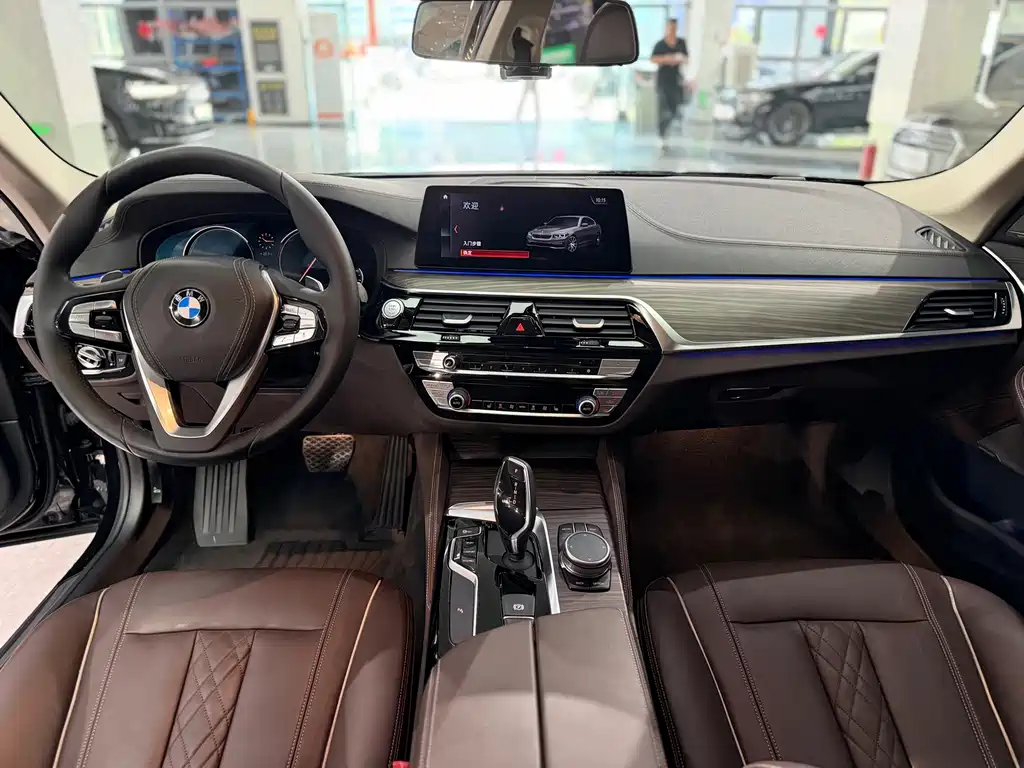 BMW 5 Series 2018 facelift 530Li leading model luxury package купить на сайте DeffCars