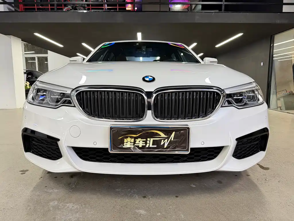 BMW 5 Series 2020 530Li Leading M Sports Package купить на сайте DeffCars