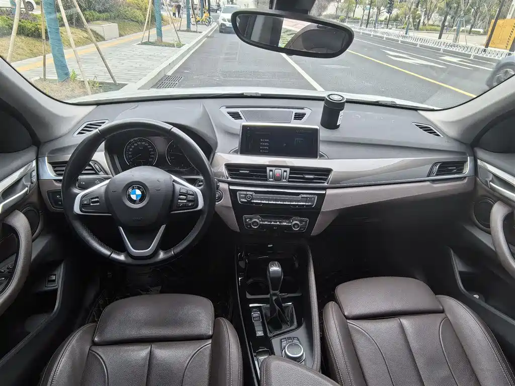 BMW X1 2019 xDrive20Li Exclusive Model купить на сайте DeffCars