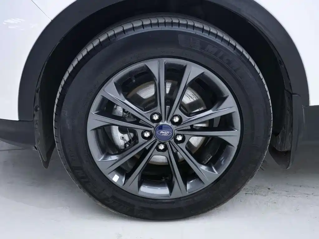 Escape 2019 EcoBoost 180 two-wheel drive platinum airfoil National VI купить на сайте DeffCars