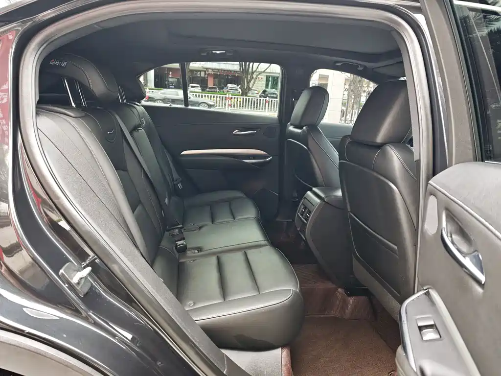 Cadillac XT4 2018 28T two-wheel drive leading model купить на сайте DeffCars