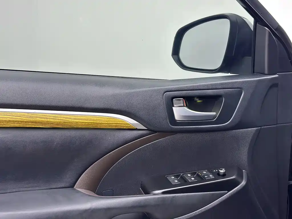 Highlander 2021 2.0T four-wheel drive luxury version 7 seats купить на сайте DeffCars