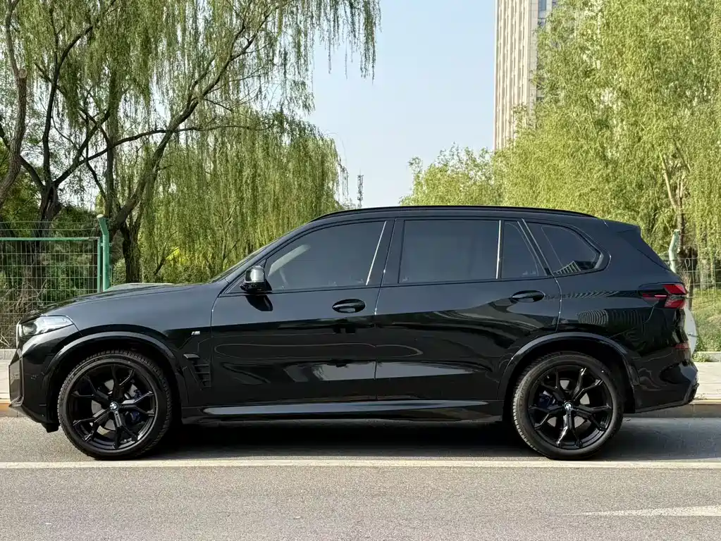 BMW X5 2023 xDrive 30Li Exclusive M Sports Night Package купить на сайте DeffCars