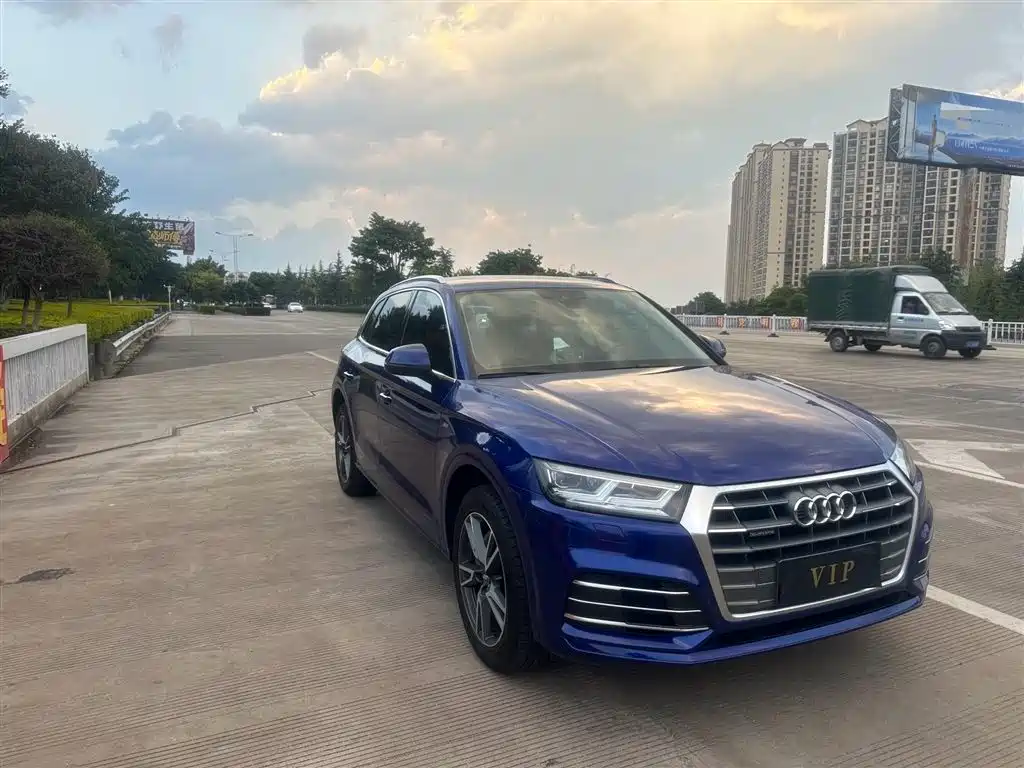 Audi Q5L 2018 40 TFSI enjoys fashionable style, National V купить на сайте DeffCars
