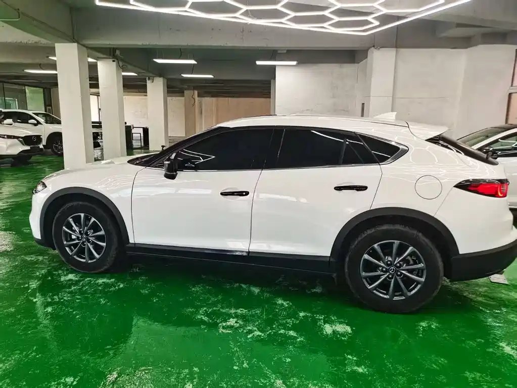 Mazda CX-4 2021 2.0L automatic two-wheel drive Blue Sky Vitality Edition купить на сайте DeffCars