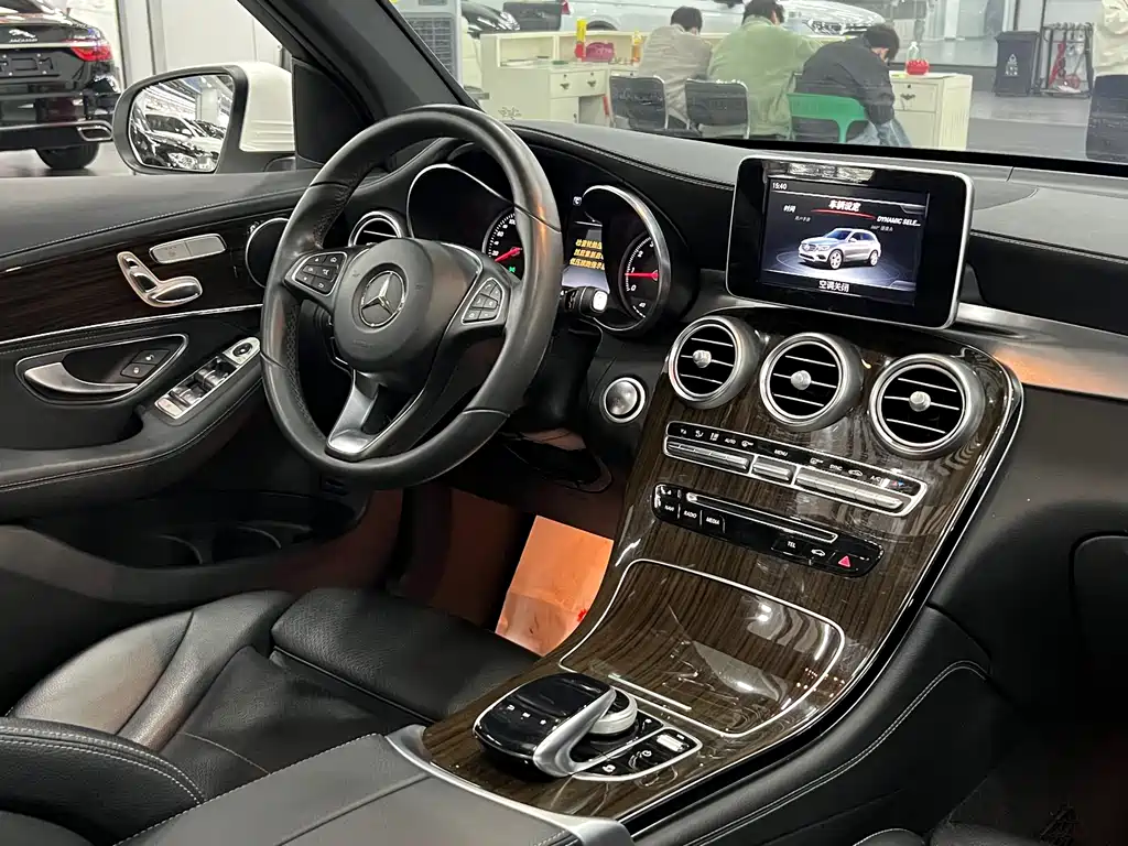 Mercedes-Benz GLC 2017 GLC 260 4MATIC luxury model купить на сайте DeffCars