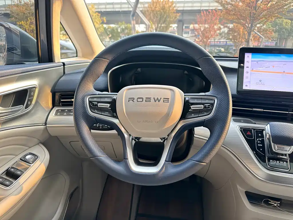 Roewe iMAX8 2023 400TGI Exclusive Edition купить на сайте DeffCars