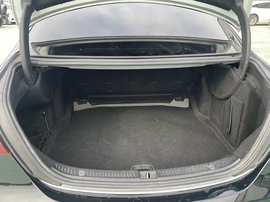 Mercedes-Benz E-Class 2017 E 300 L Luxury Model купить на сайте DeffCars