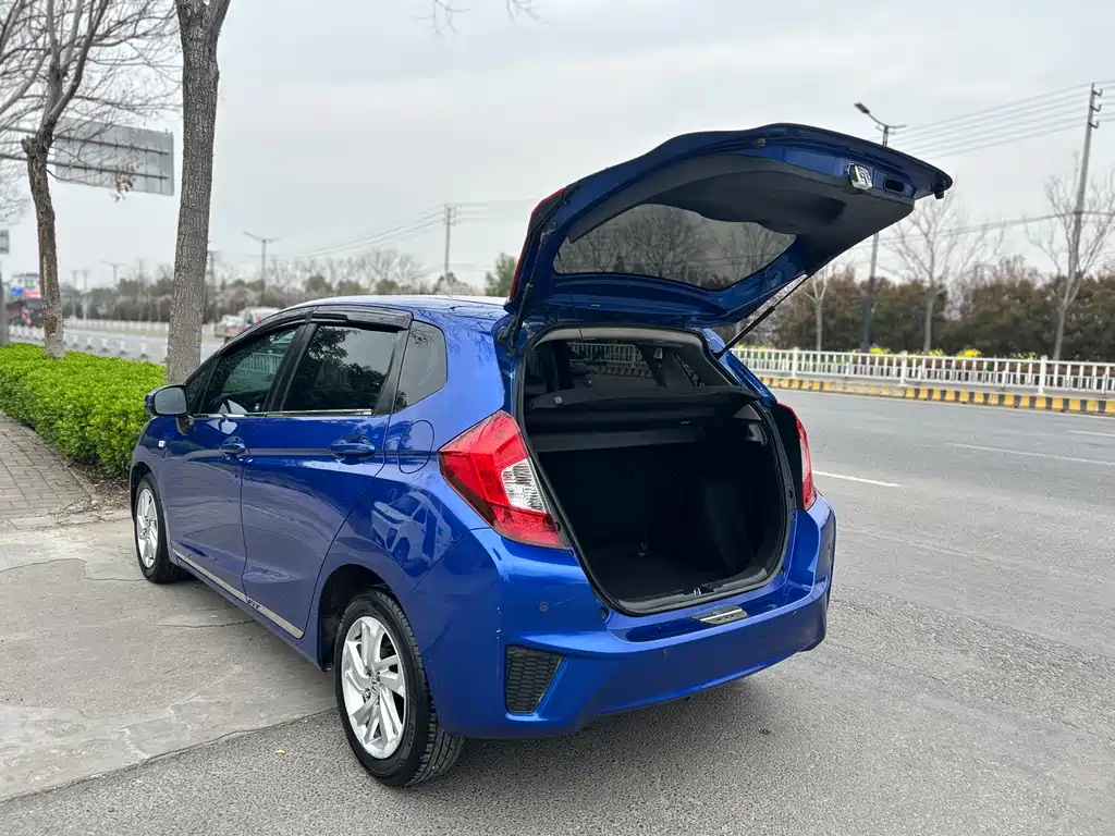 Fit 2014 1.5L LX CVT comfort model купить на сайте DeffCars