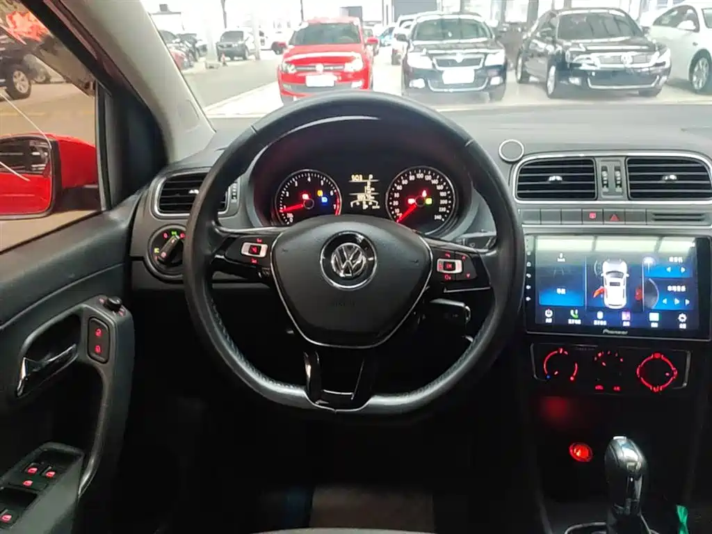 Polo 2016 1.6L automatic comfort model купить на сайте DeffCars