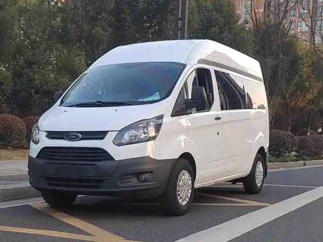 Transit 2019 2.0T diesel multi-functional commercial vehicle, central axle, mid-roof, 6-seater National VI купить на сайте DeffCars