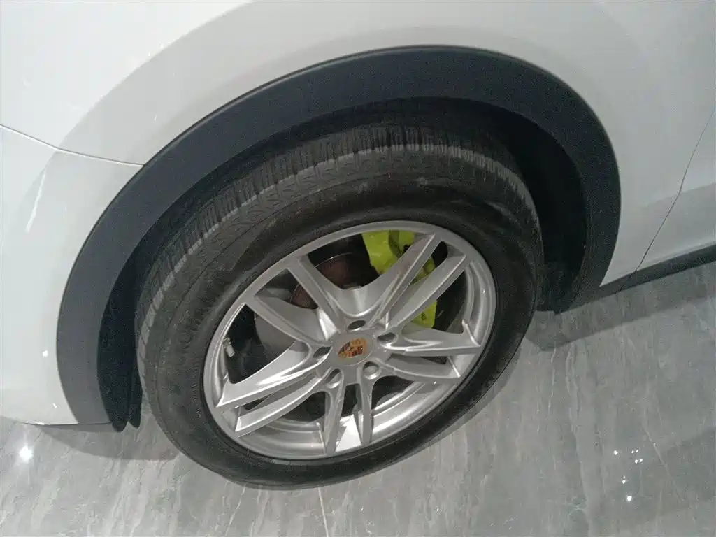 Cayenne New Energy 2021 Cayenne E-Hybrid 2.0T купить на сайте DeffCars