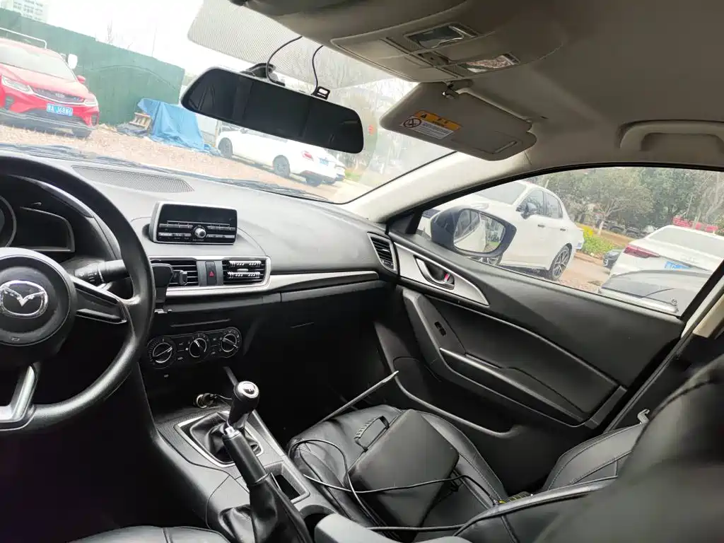 Mazda3 Angkesela 2017 Sedan 1.5L Manual Comfort Type National V купить на сайте DeffCars