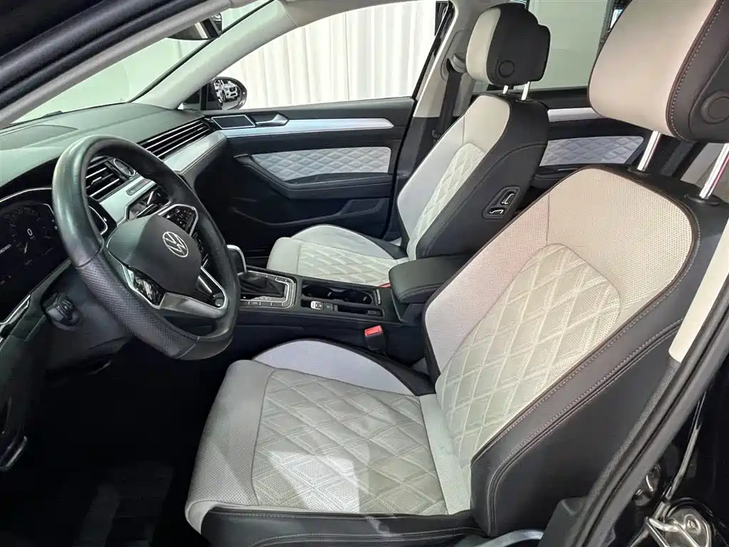 Magotan 2023 2 million commemorative edition 330TSI DSG luxury model купить на сайте DeffCars