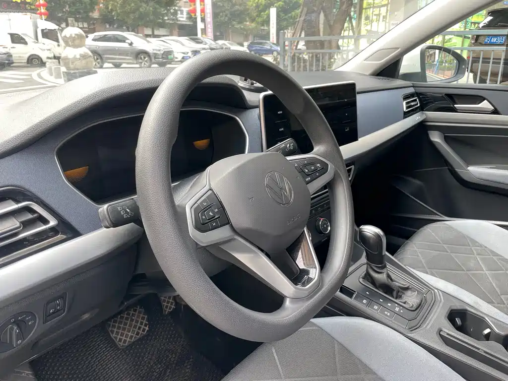 Lavida 2023 facelift 1.5L automatic Deyi version купить на сайте DeffCars