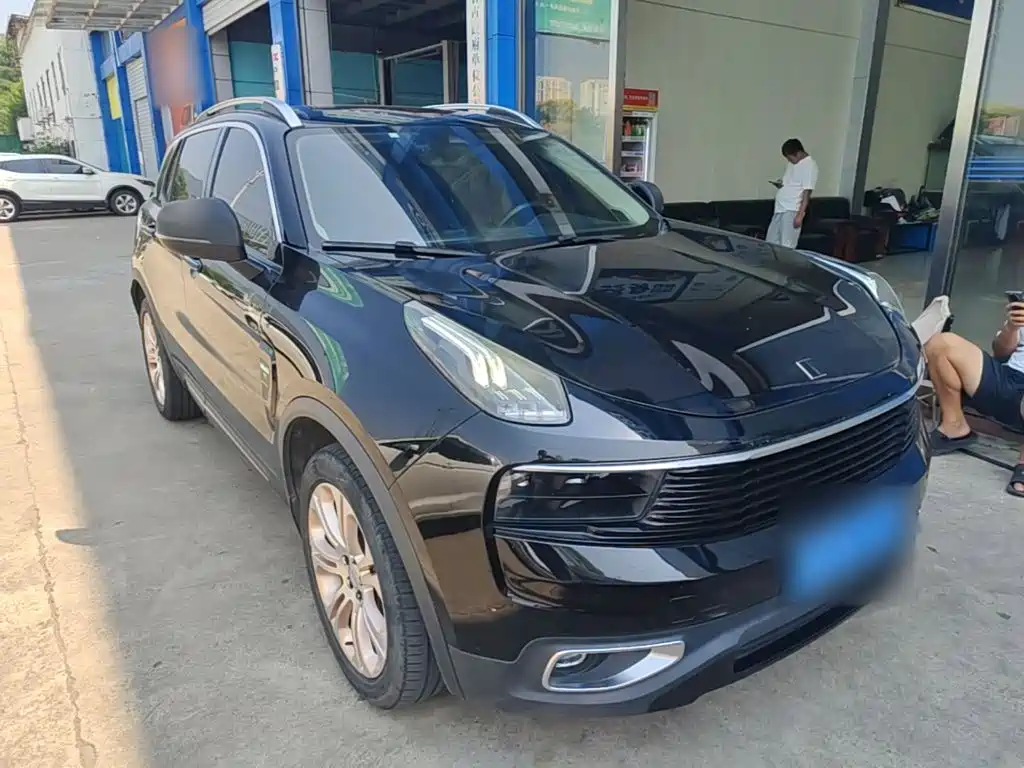 Lynk & Co 01 2017 2.0T two-wheel drive Pro version купить на сайте DeffCars