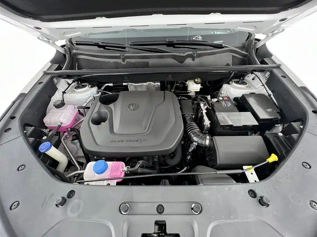 Changan CS75PLUS 2025 third generation championship version 1.5T Jinhang model купить на сайте DeffCars