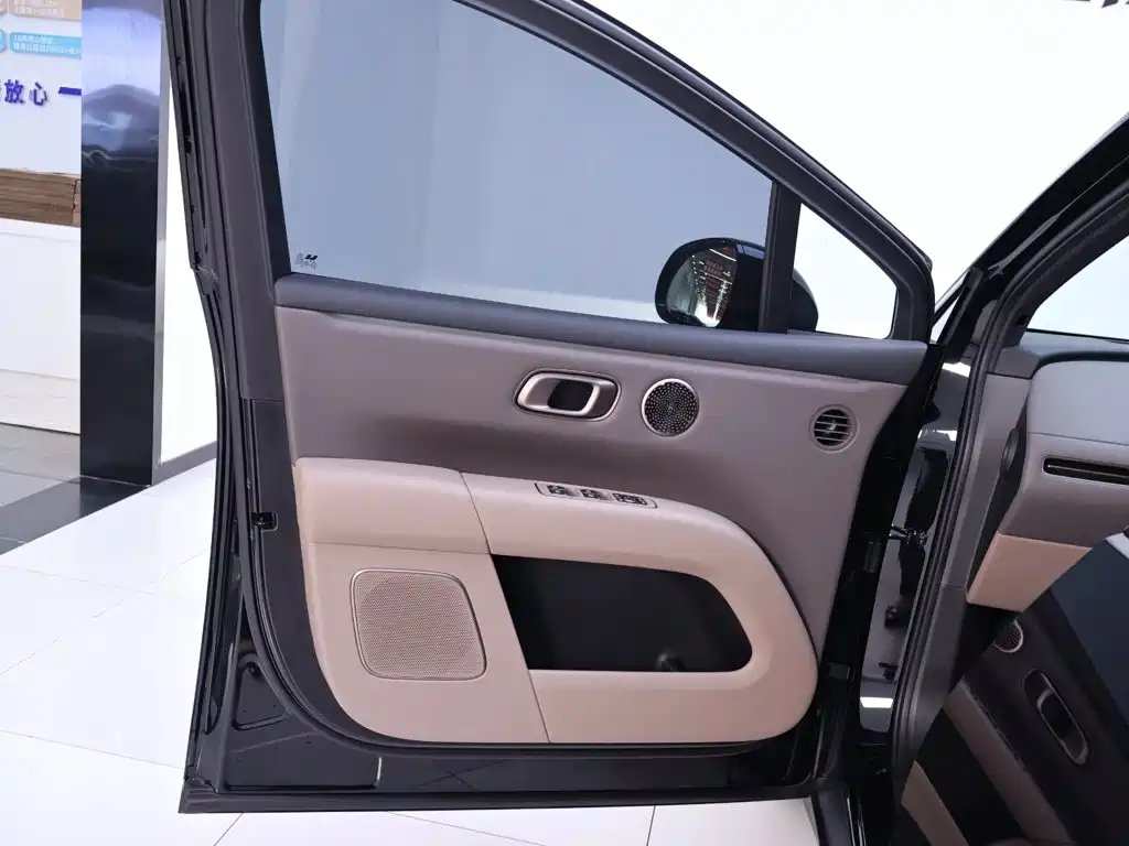 Ideal i6 2025 four-wheel drive standard version купить на сайте DeffCars