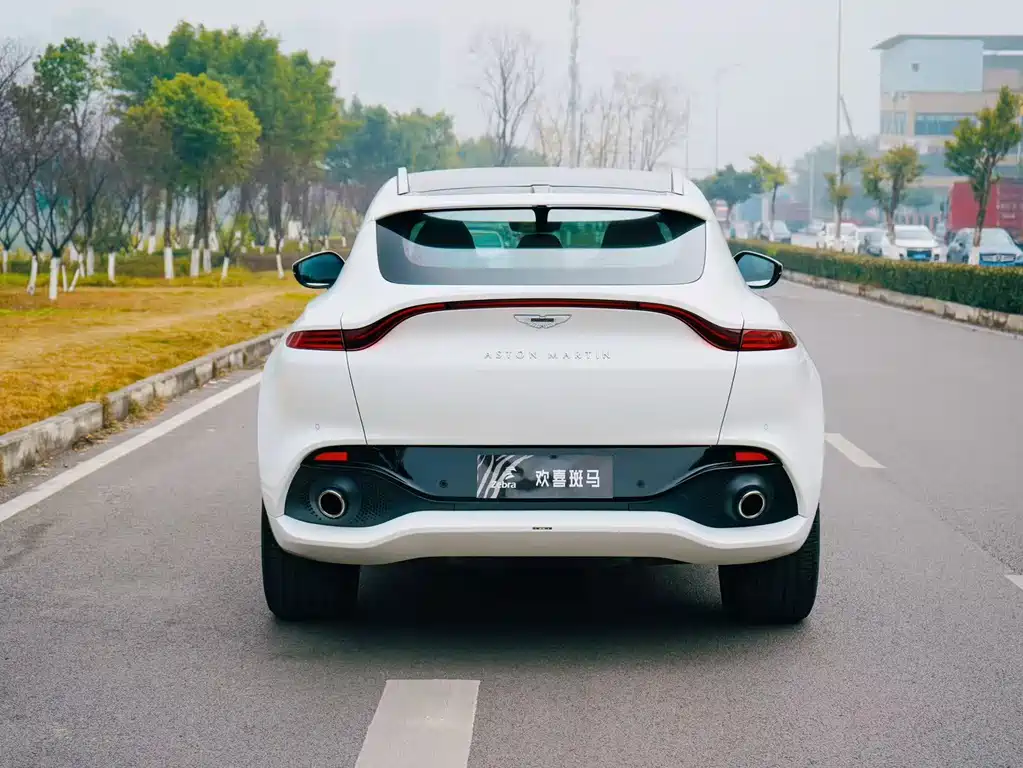 Aston Martin DBX 2022 3.0T STRAIGHT-SIX купить на сайте DeffCars