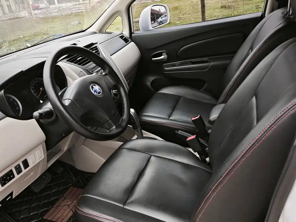 Venucia R50 2015 1.6L automatic fashion version купить на сайте DeffCars