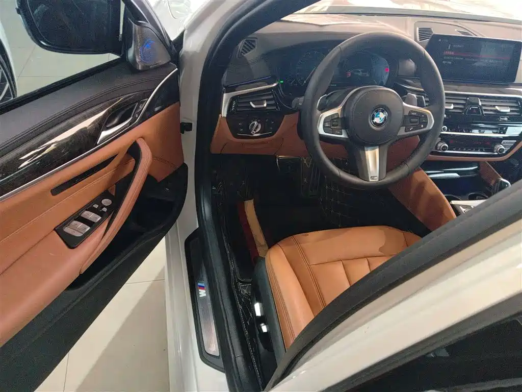 BMW 5 Series 2019 530Li Leading M Sports Package купить на сайте DeffCars