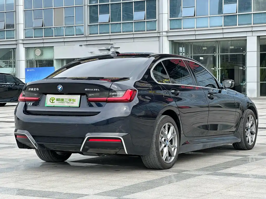 BMW i3 2024 eDrive 35 L купить на сайте DeffCars