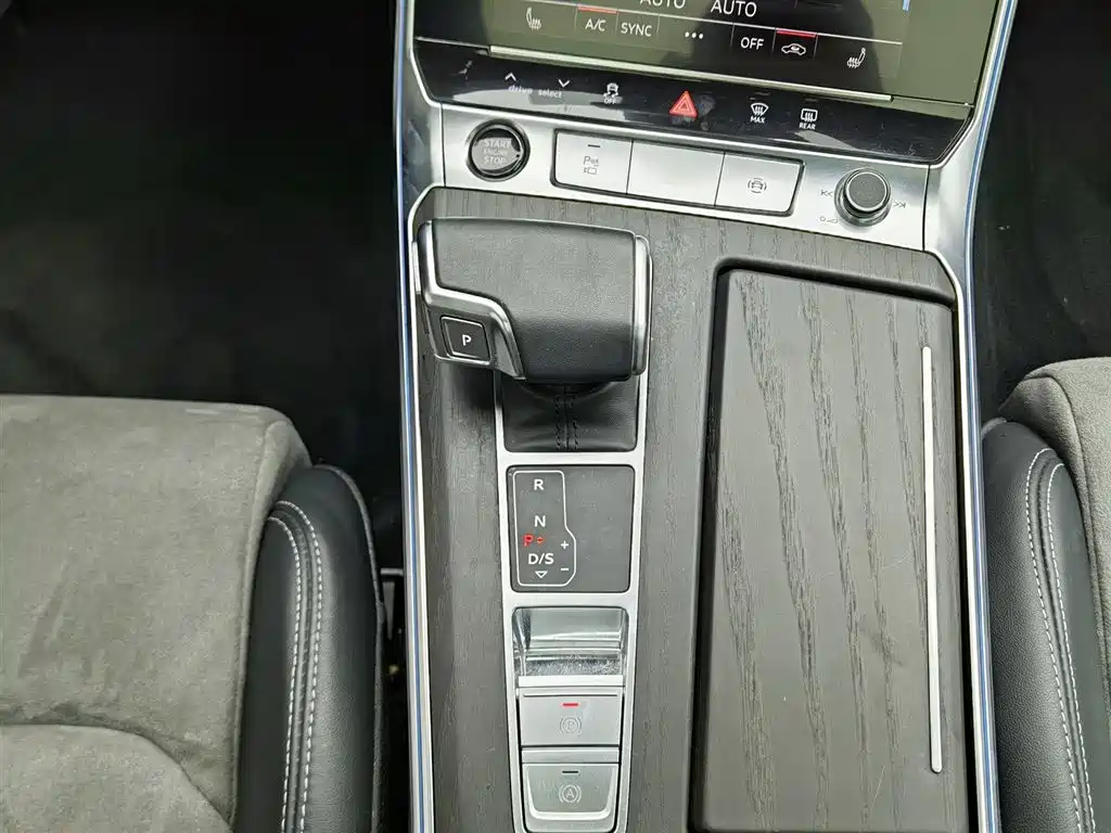 Audi A6L 2024 45 TFSI quattro premium dynamic model купить на сайте DeffCars
