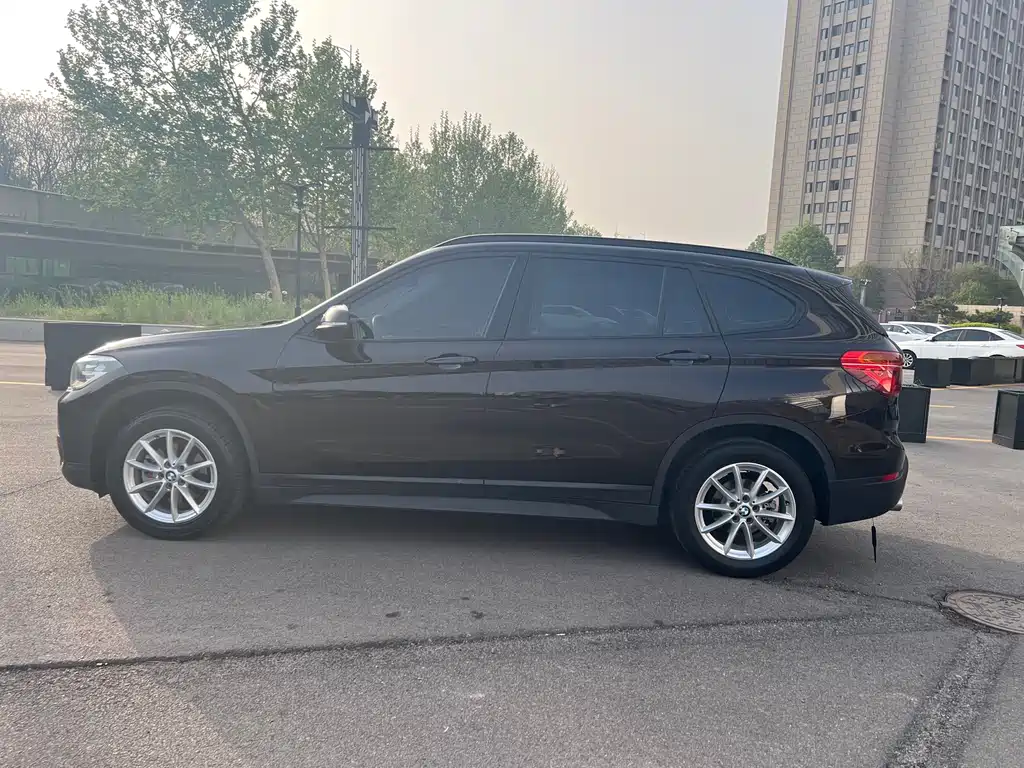 BMW X1 2019 sDrive18Li Fashion Model купить на сайте DeffCars