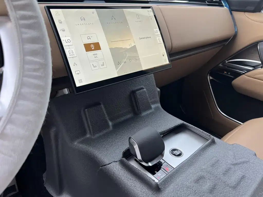 Range Rover 2025 3.0 L6 400PS Genesis Extended Edition купить на сайте DeffCars