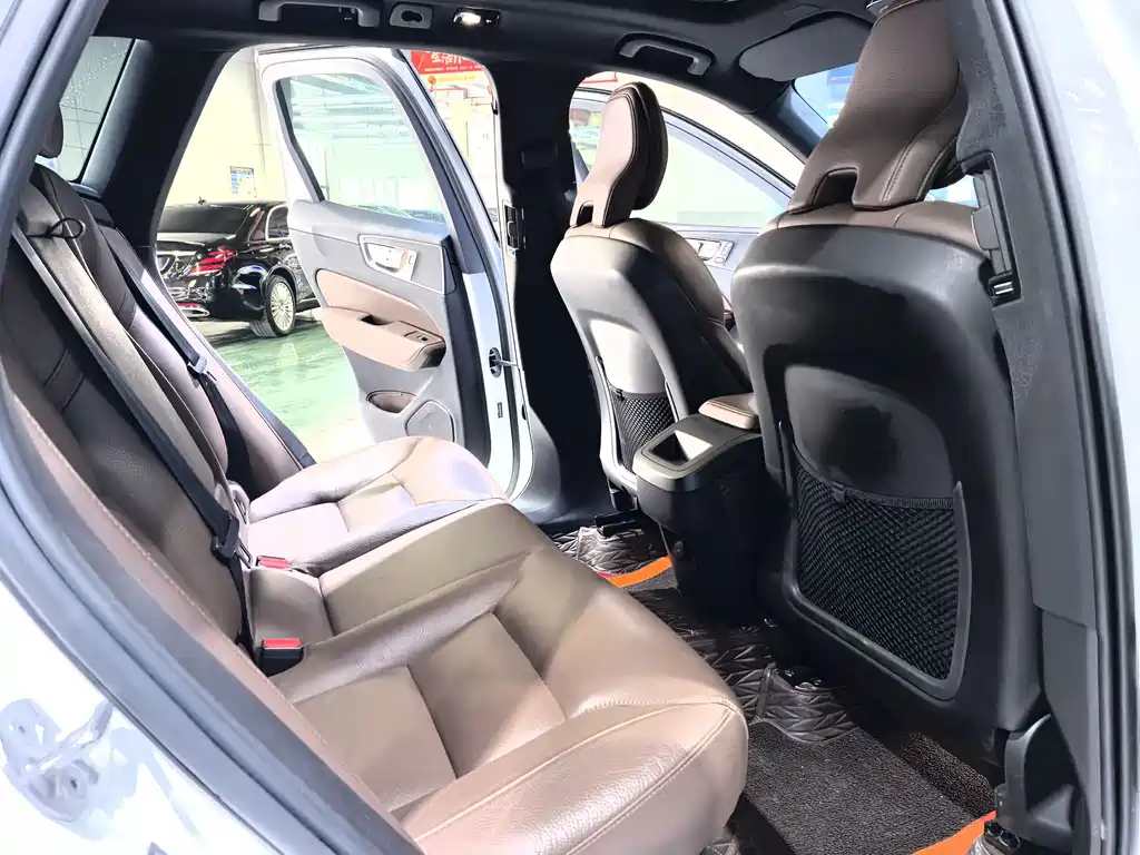 Volvo XC60 2023 B5 four-wheel drive Zhiyuan Deluxe Edition купить на сайте DeffCars