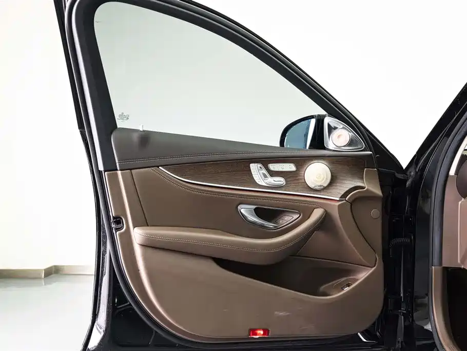Mercedes-Benz E-Class 2023 E 300 L Fashion купить на сайте DeffCars