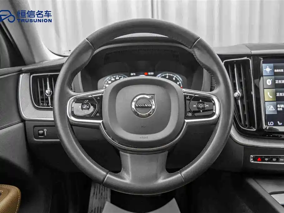 Volvo XC60 2020 T5 four-wheel drive Zhiyuan Deluxe Edition купить на сайте DeffCars