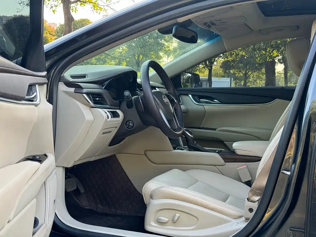 Cadillac XTS 2013 28T Comfort Model купить на сайте DeffCars