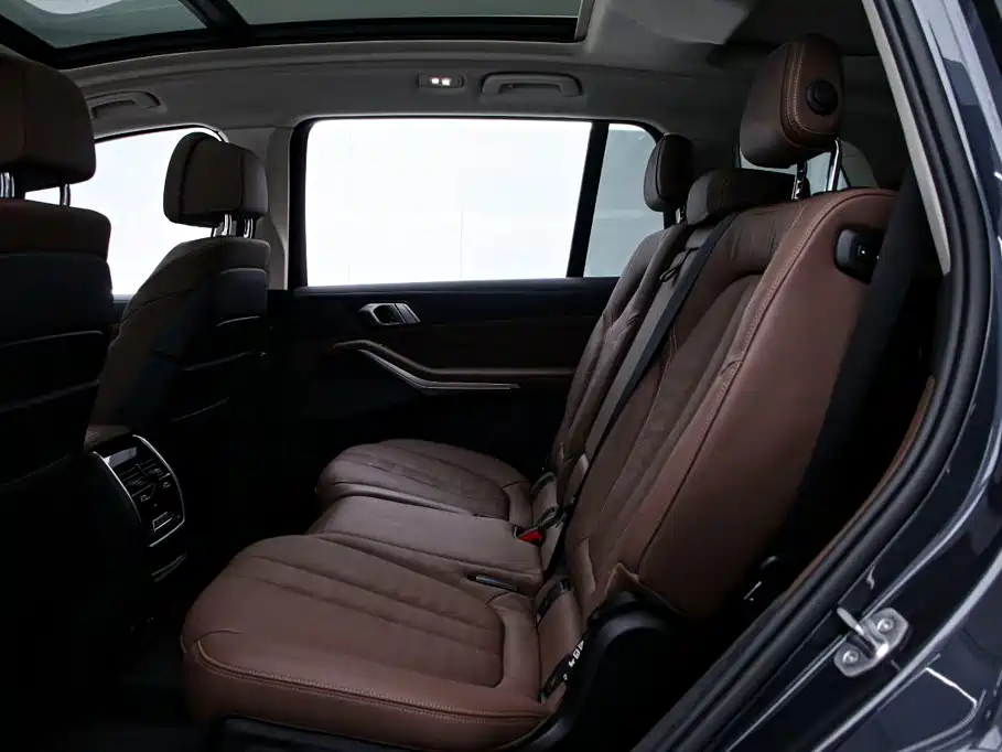 BMW X7 2019 xDrive40i Leading Luxury Package купить на сайте DeffCars