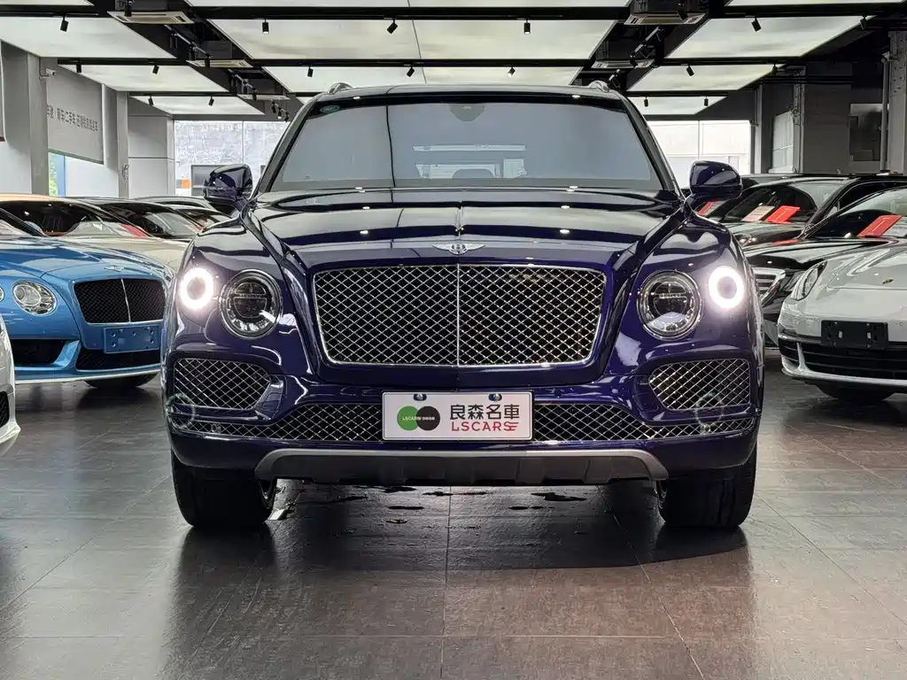 Bentayga 2017 6.0T Standard Edition купить на сайте DeffCars