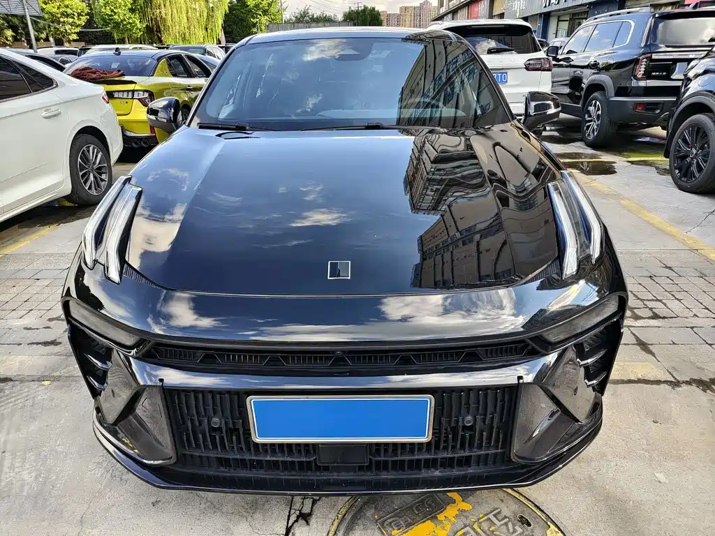 Lynk & Co 03 2023 1.5TD DCT Pro купить на сайте DeffCars