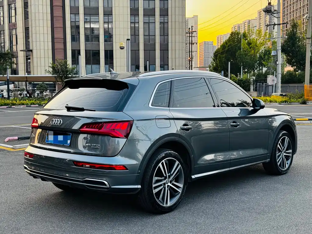 Audi Q5L 2020 45 TFSI exclusive and fashionable model купить на сайте DeffCars