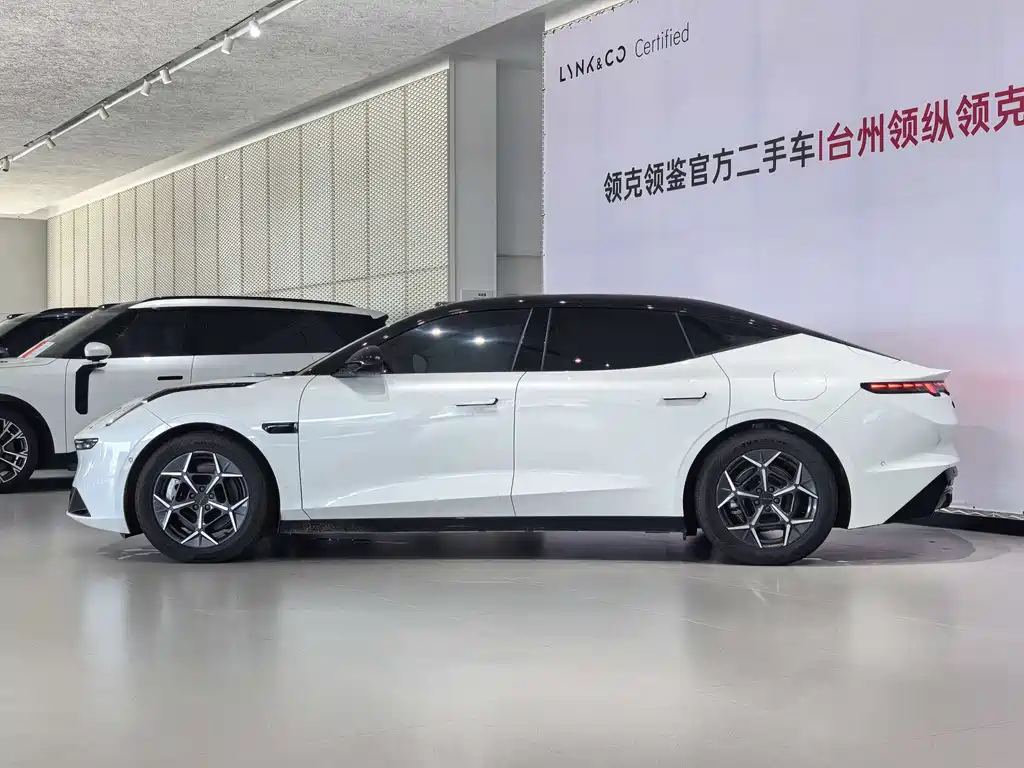 Lynk & Co 10 2025 240 four-wheel drive Ultra купить на сайте DeffCars