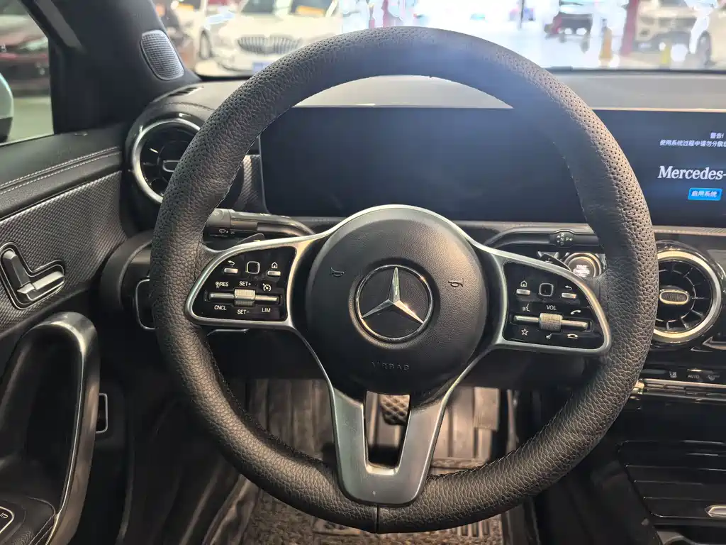 Mercedes-Benz A-Class 2019 A 200 L купить на сайте DeffCars