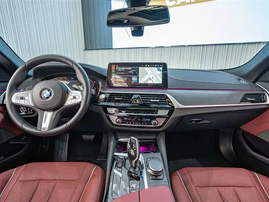 BMW 5 Series 2023 530Li Leading M Sports Package купить на сайте DeffCars